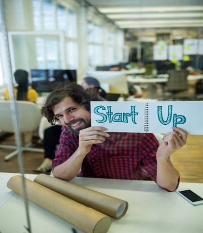 emprendedor-negocio-dinero-triunfo-empresa-starup